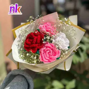 Crochet Rose Bouquet with Gypsy