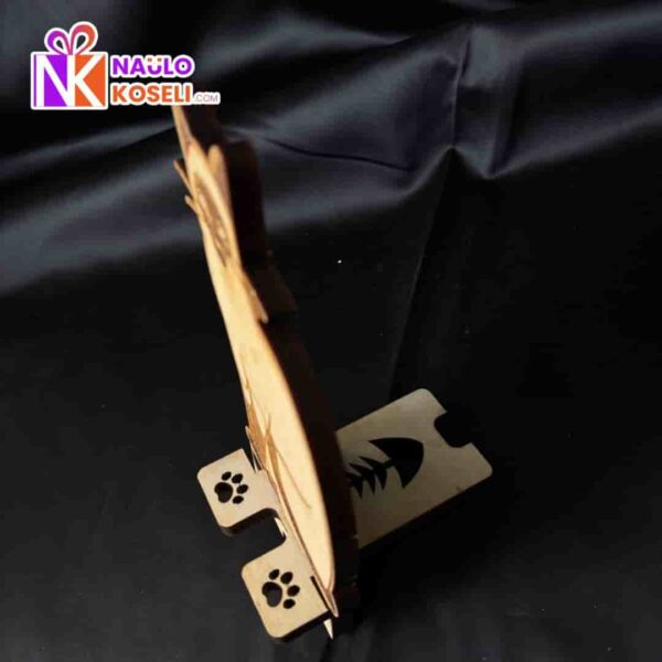 Cat engraved mobile stand
