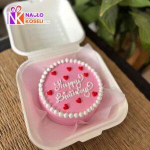 Bento cake with little hearts