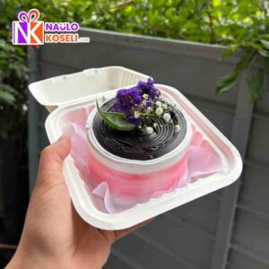 Cute bento cake with flower