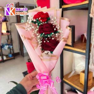 3pcs rose with gypsy