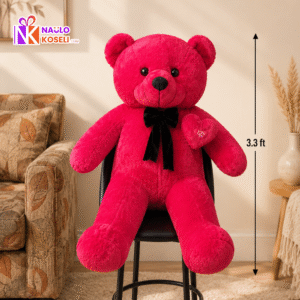 Teddy bear with heart and bow